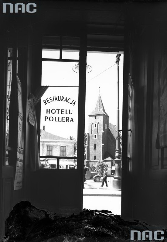 Hotel Pollera-wejście do restauracji.1